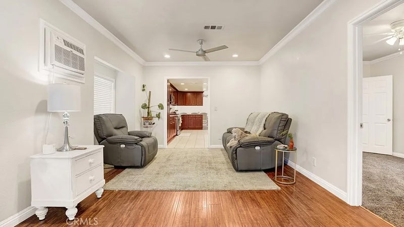 944 W Sepulveda Street