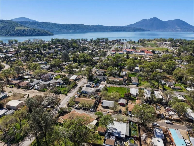 3676 Madrone