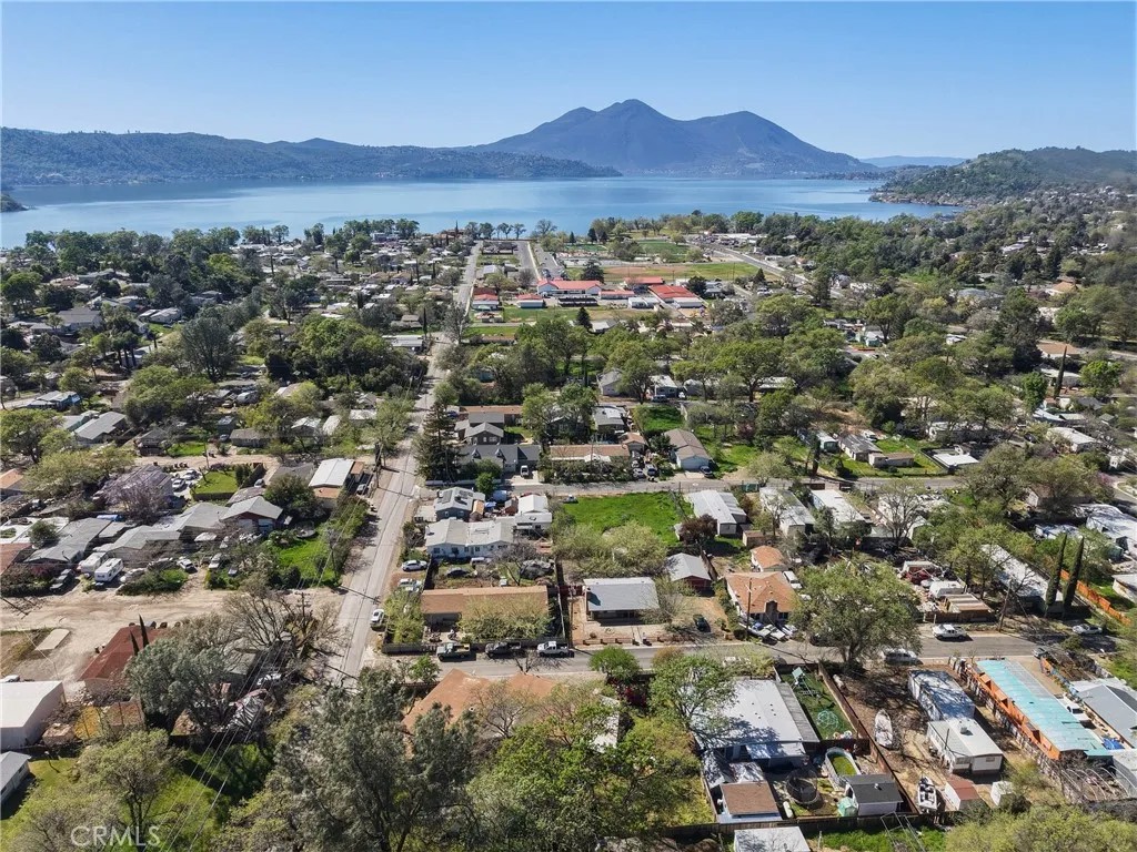 3676 Madrone