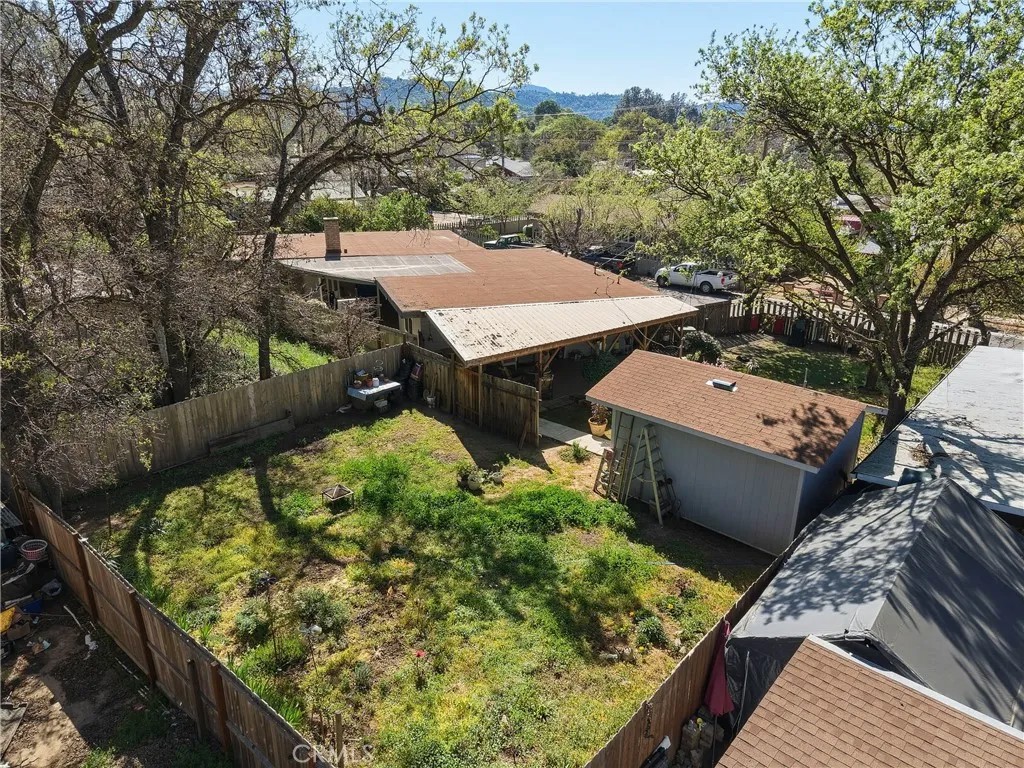 3676 Madrone