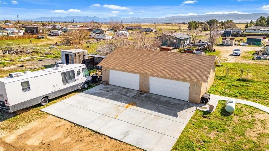 Photo of 47306 93rd St, Lancaster, CA 93536 (MLS # SR26027806)