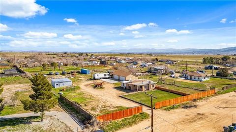 Photo of 47306 93rd St, Lancaster, CA 93536 (MLS # SR26027806)