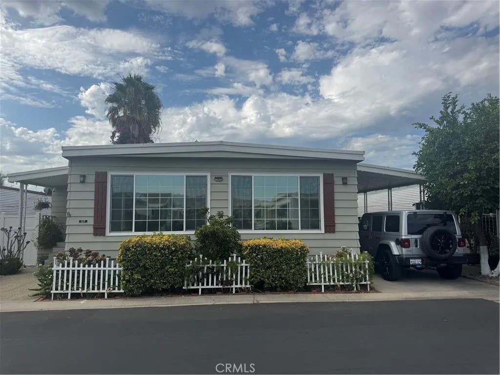 Photo of 8811 Canoga AVE #109, Canoga Park, CA 91304 (MLS # SR26178479)