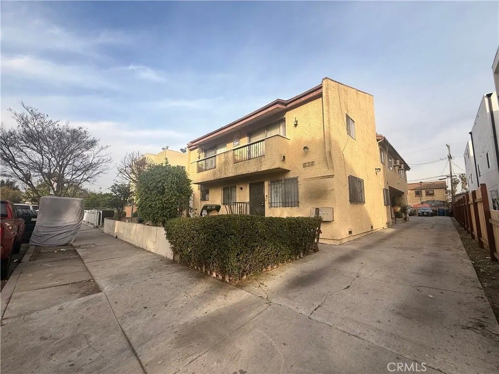 Photo of 732 N Kingsley Dr, Los Angeles, CA 90029 (MLS # SB26033924)