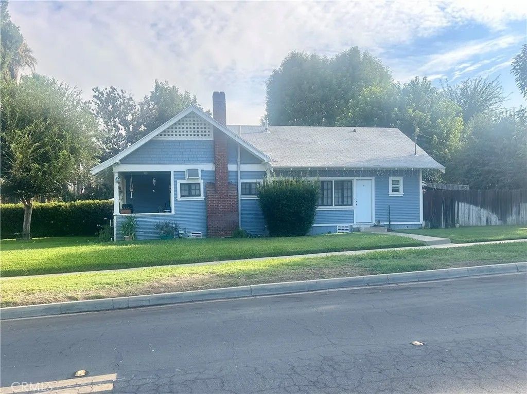 Photo of 4096 Pine St, Riverside, CA 92501 (MLS # TR26004050)