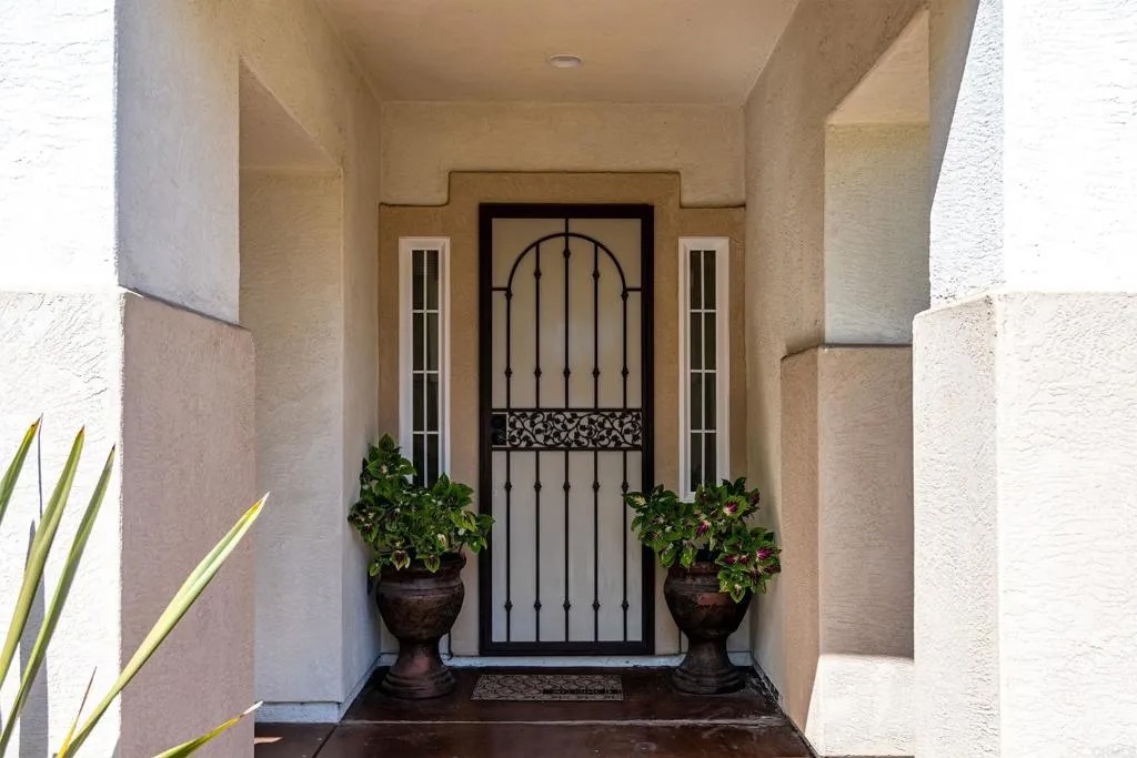 1100 Santa Delphina Avenue