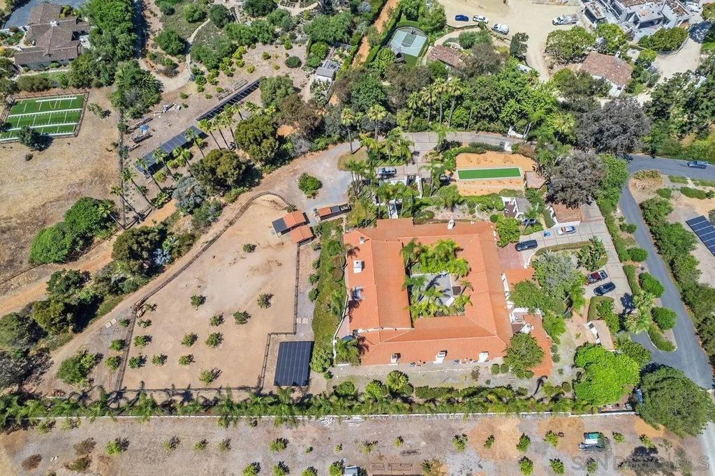 Photo of 17507 Los Morros, Rancho Santa Fe, CA 92067 (MLS # 250035272)