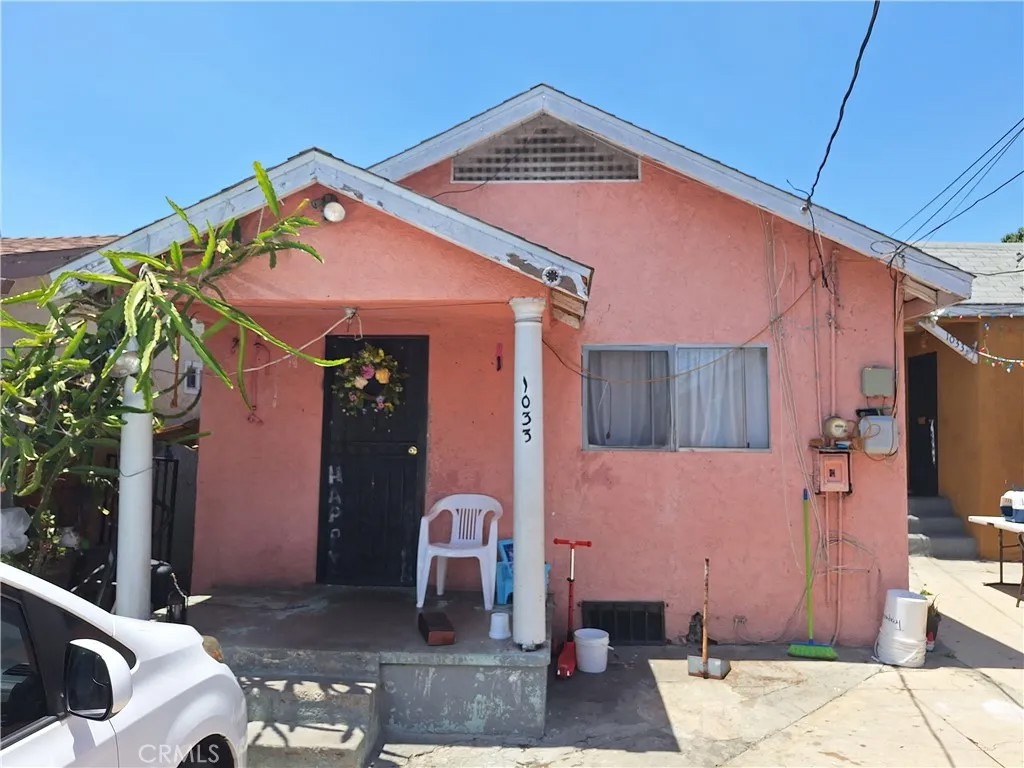 1031 S Ditman