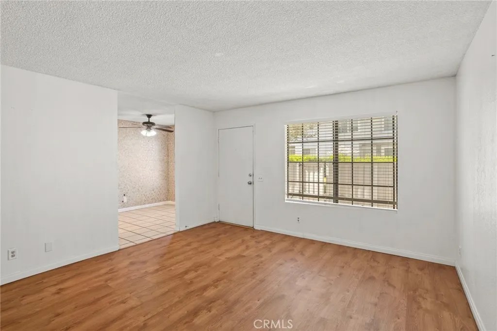 1380 W 48th 10