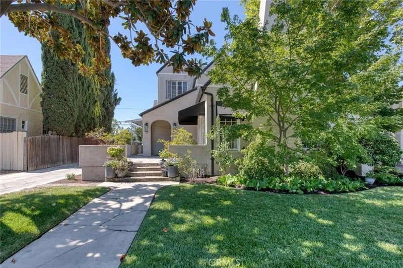 544 E Clinton