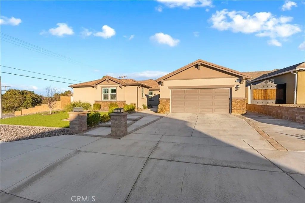 Photo of 41742 Wayladn Court, Lancaster, CA 93536 (MLS # SR26028384)