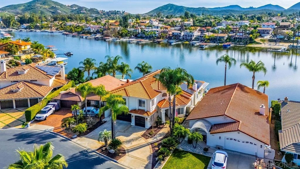 Photo of 30325 Cove View St, Canyon Lake, CA 92587 (MLS # 260010635)
