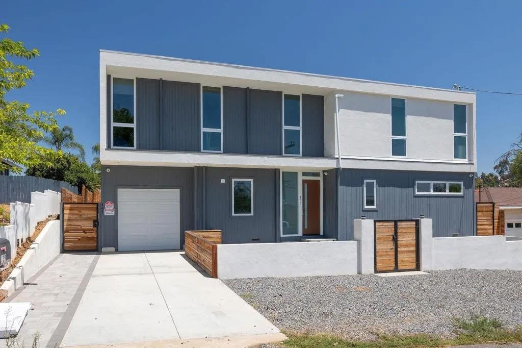 Photo of 139 Almond St #41, Fallbrook, CA 92028 (MLS # NDP2603108)