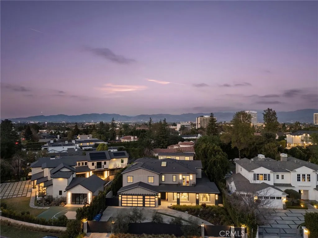 15547 Valley Vista Boulevard