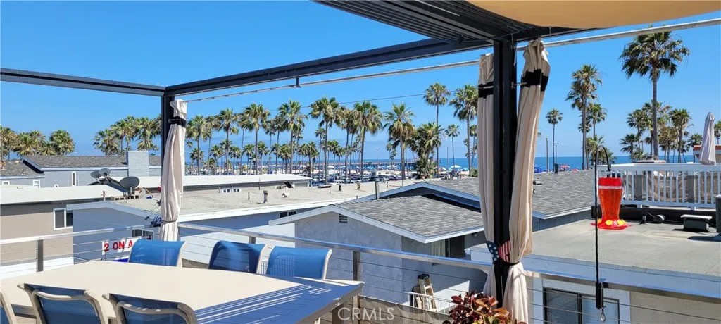 417 E Balboa Boulevard