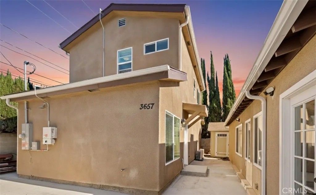 Photo of 3657 Mountain View Avenue, Pasadena, CA 91107 (MLS # CV26058923)