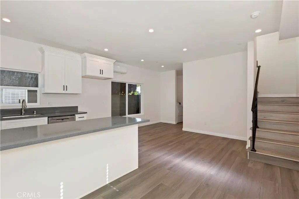 Photo of 3657 Mountain View Avenue, Pasadena, CA 91107 (MLS # CV26058923)