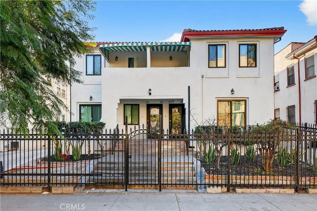 Photo of 351 S Catalina St, Los Angeles, CA 90020 (MLS # SW26028792)