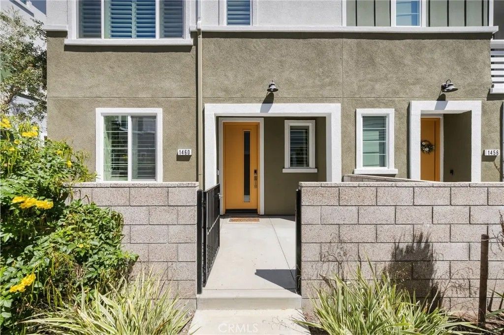 Photo of 1460 W Sunrise Lane, San Pedro, CA 90732 (MLS # PW26051405)