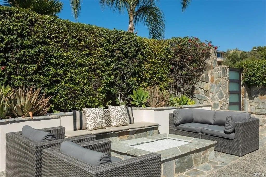 Photo of 1326 Skyline Drive, Laguna Beach, CA 92651 (MLS # LG26072630)