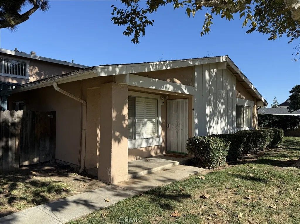 Photo of 1315 Via Santiago #A, Corona, CA 92882 (MLS # TR26023421)