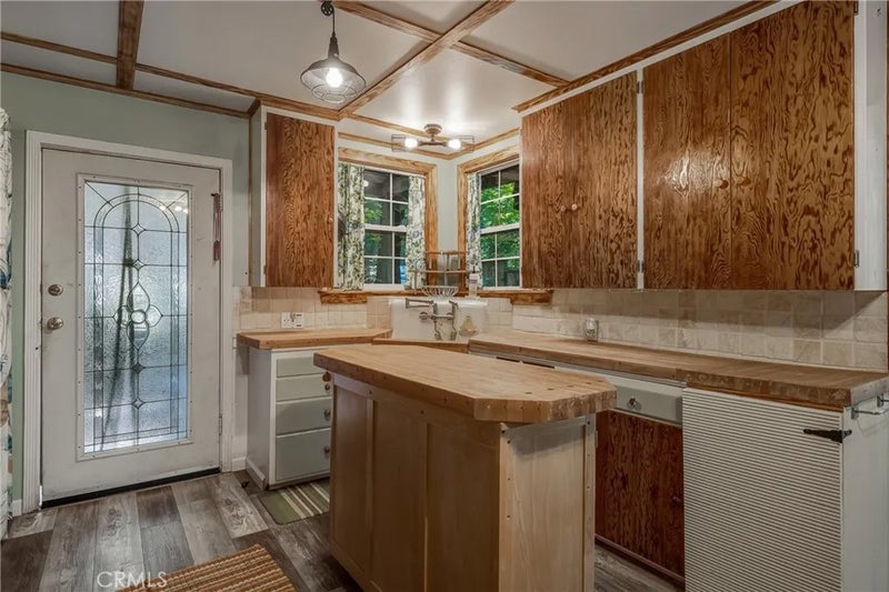 16179 Madrone