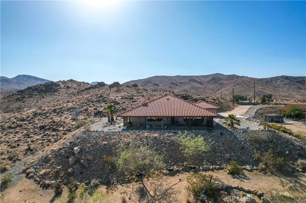 Photo of 1388 N Jemez Trail, Landers, CA 92285 (MLS # JT26060702)