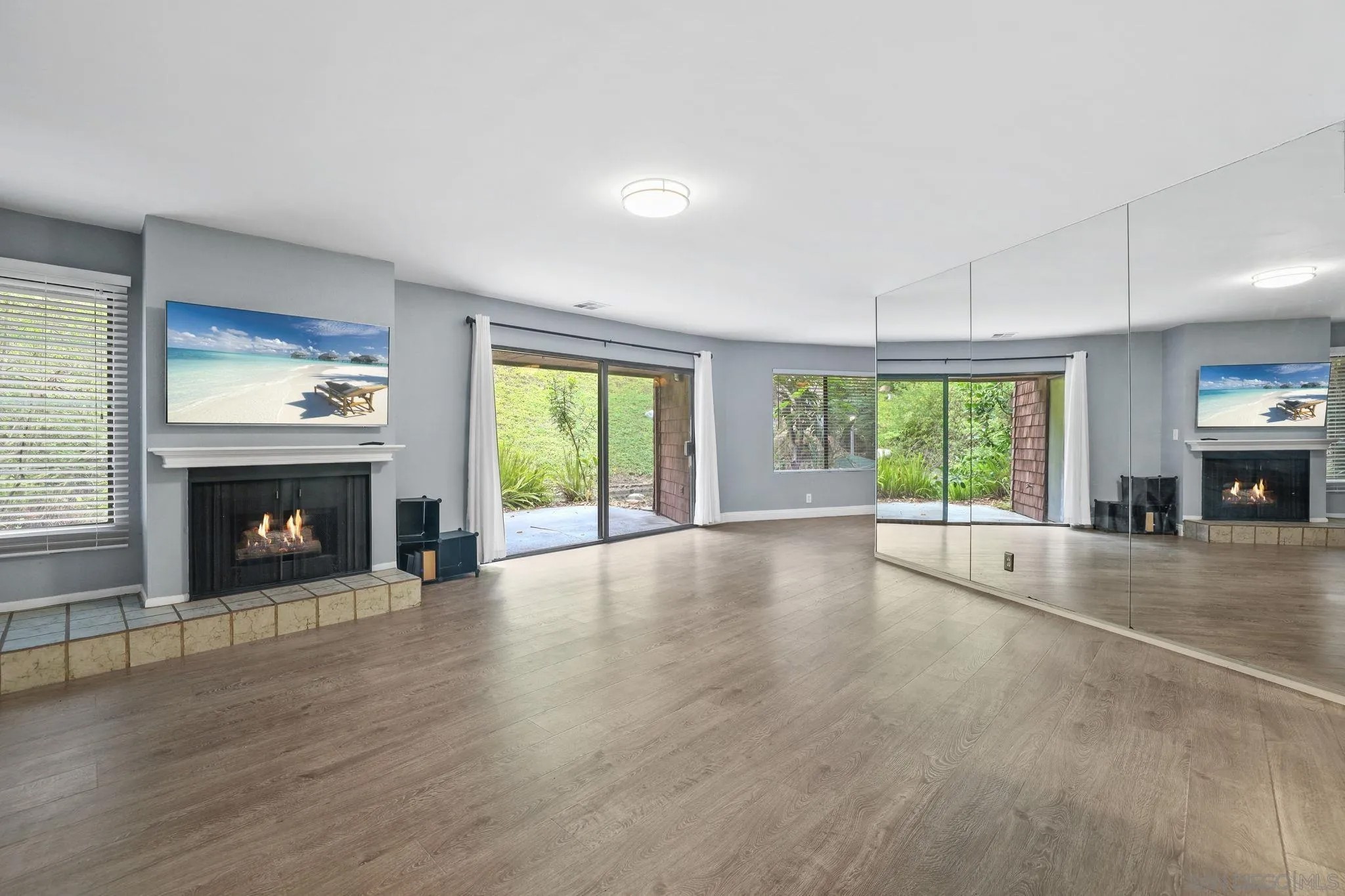 2776 Pine Creek Cir