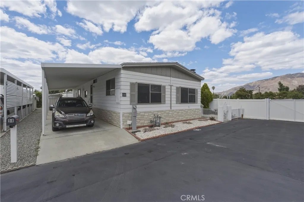 Photo of 655 E Main St #98, San Jacinto, CA 92583 (MLS # CV26191036)