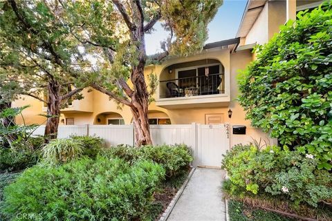 Photo of 2441 Loma Vista, Pasadena, CA 91104 (MLS # WS25275948)