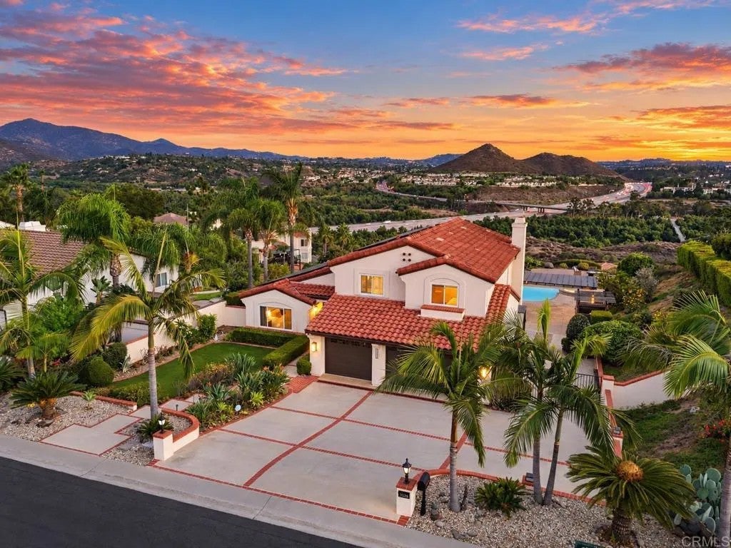 3558 Avenida Amorosa