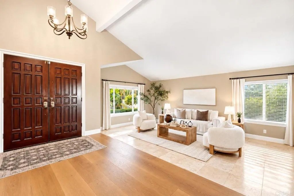 3558 Avenida Amorosa