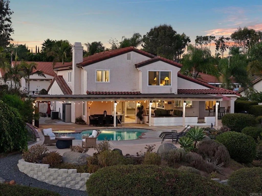 3558 Avenida Amorosa