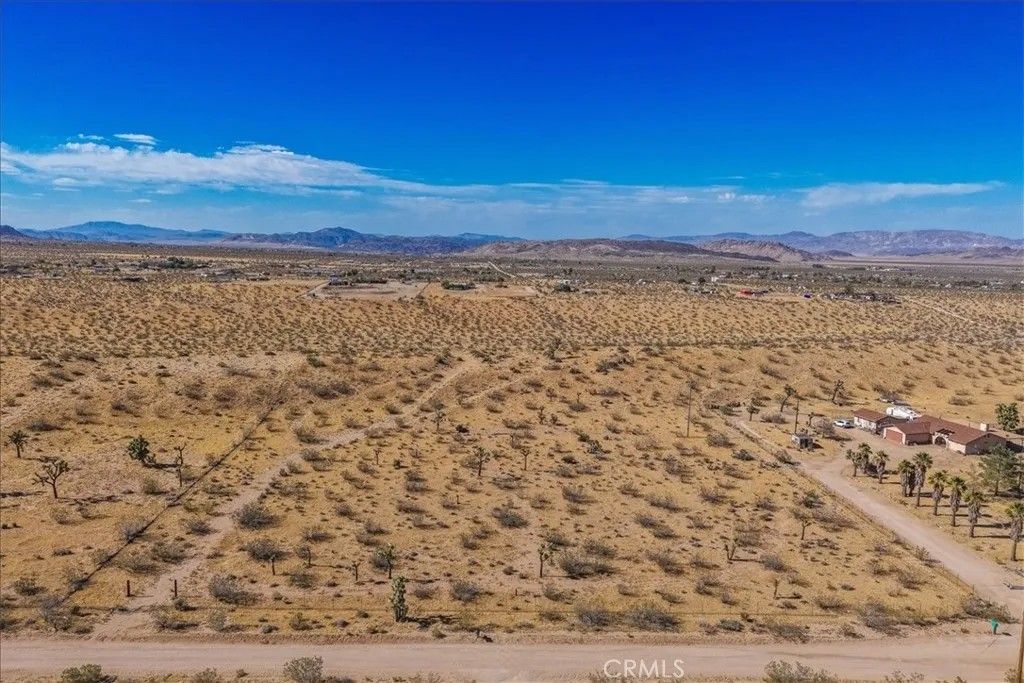 Photo of 56666 Lowe AVE, Yucca Valley, CA 92284 (MLS # JT26104495)