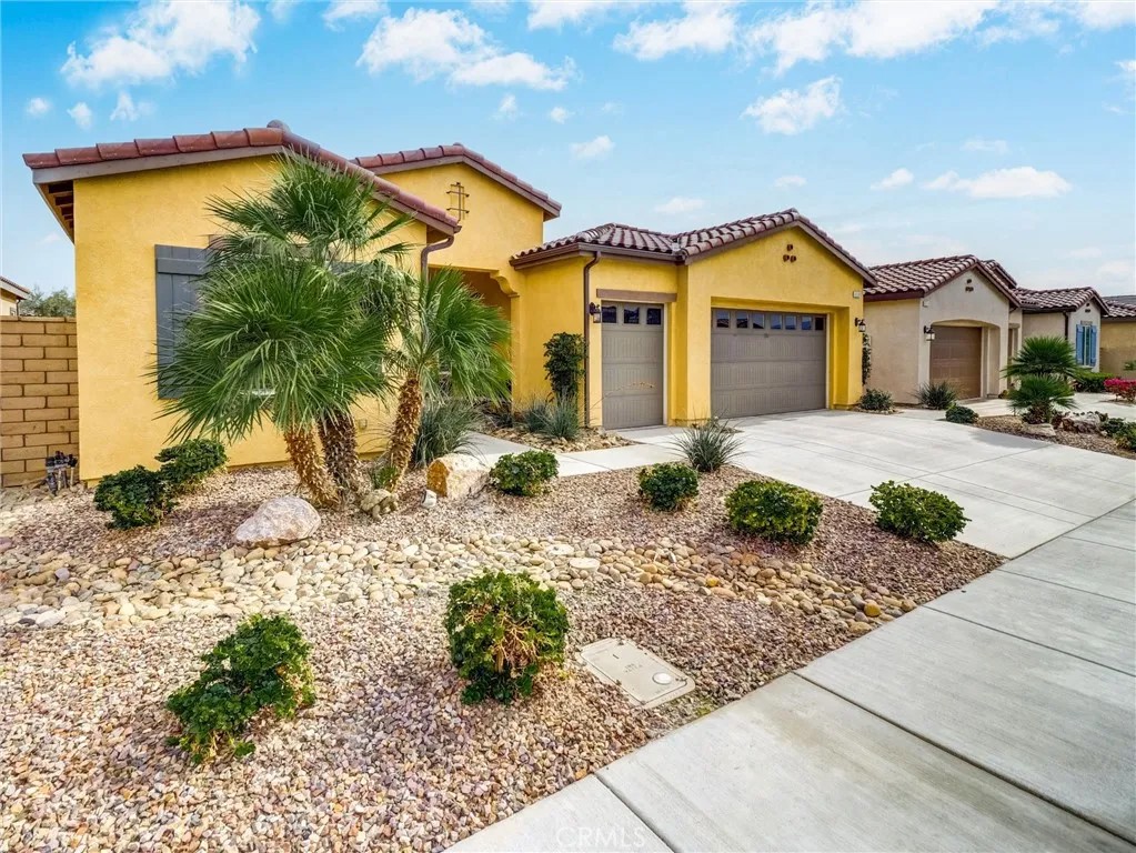 43086 Borretti Way