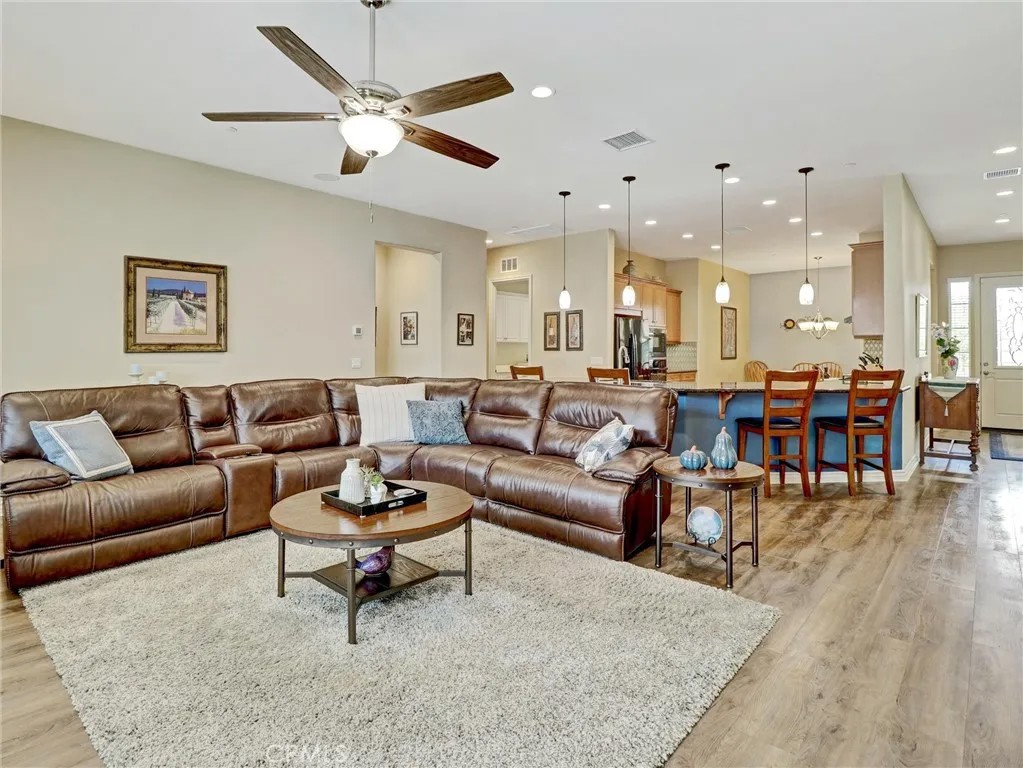 43086 Borretti Way