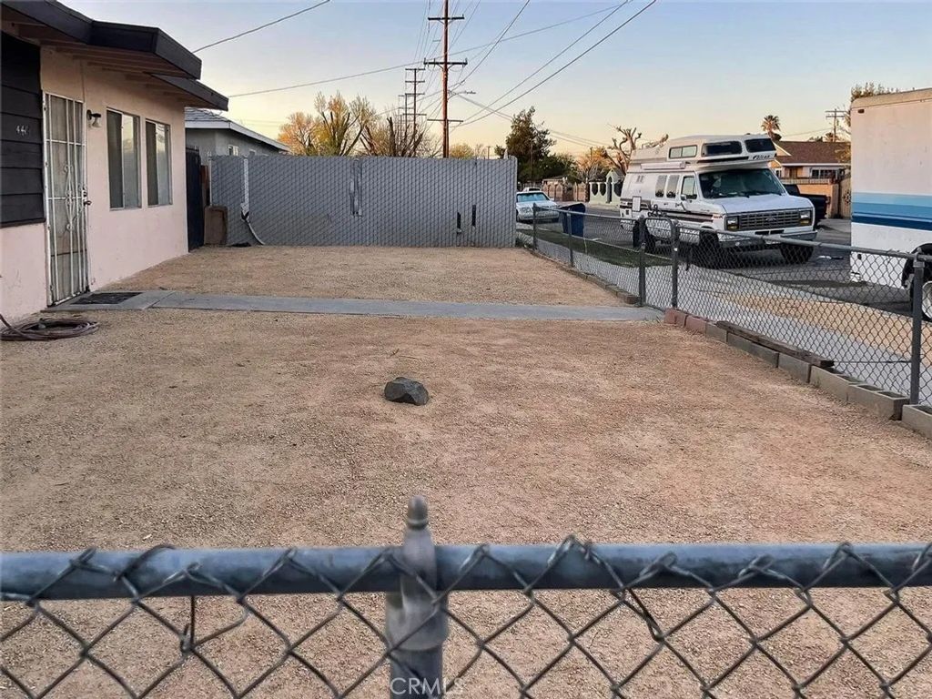 Photo of 44817 Redwood Ave, Lancaster, CA 93534 (MLS # SR26000154)