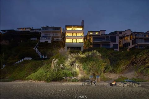 Photo of 33 Bay Drive, Laguna Beach, CA 92651 (MLS # NP25262723)