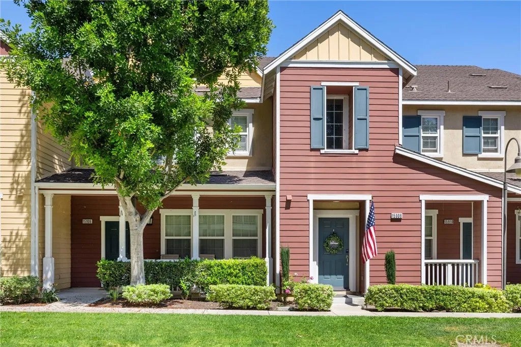 15908 Fountain Lane