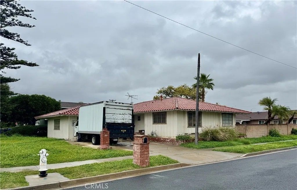 Photo of 13822 Pasadena St, Santa Ana, CA 92705 (MLS # PW26036770)