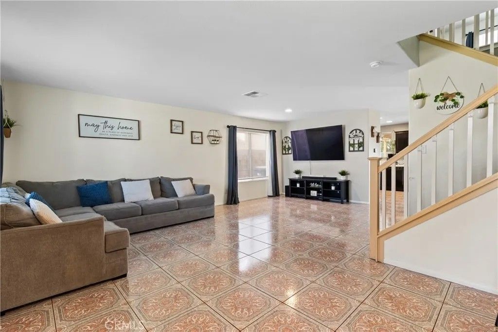 Photo of 45728 Barham Ct, Lancaster, CA 93534 (MLS # SR26024936)