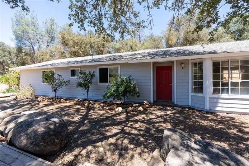 4074 Lakeview