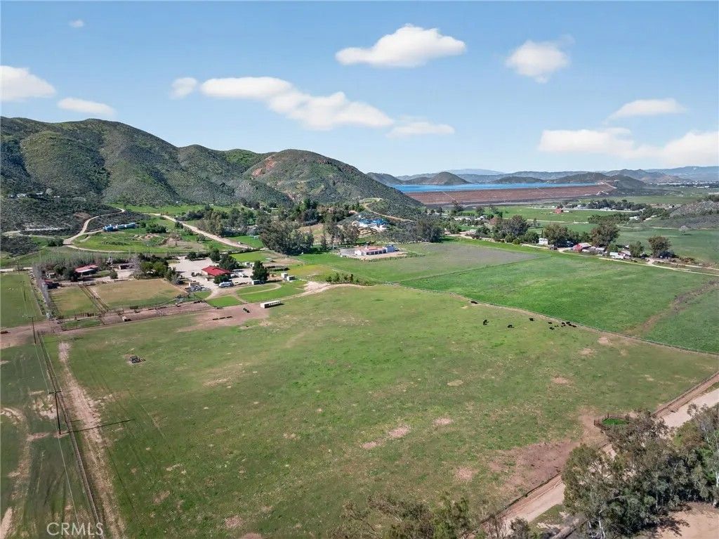 Photo of 31420 Palm Avenue, Hemet, CA 92543 (MLS # SW26046420)