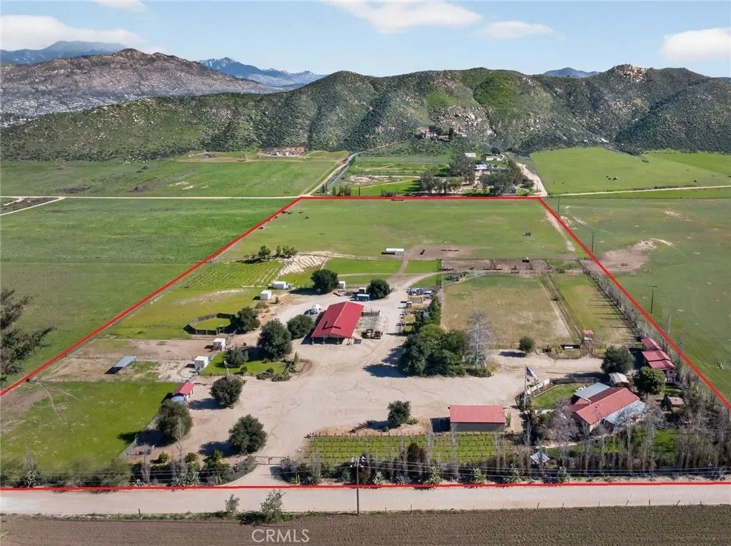 Photo of 31420 Palm Avenue, Hemet, CA 92543 (MLS # SW26046420)