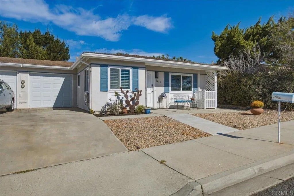 Photo of 3658 AQUA Lane, Oceanside, CA 92056 (MLS # NDP2608507)
