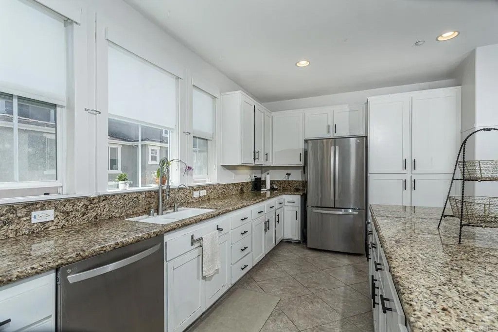 1646 Hickory Nut Place