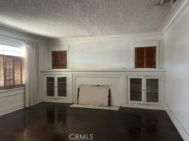 1763 W 42nd