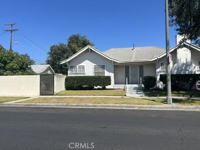 1763 W 42nd