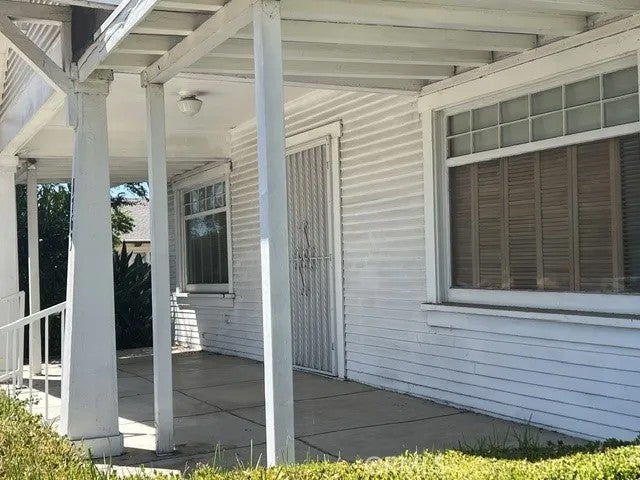 1763 W 42nd