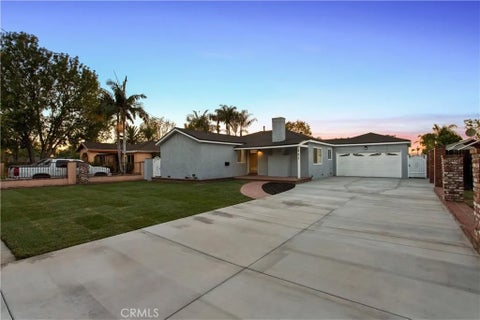 Photo of 221 N Sunkist AVE, West Covina, CA 91790 (MLS # CV26191448)